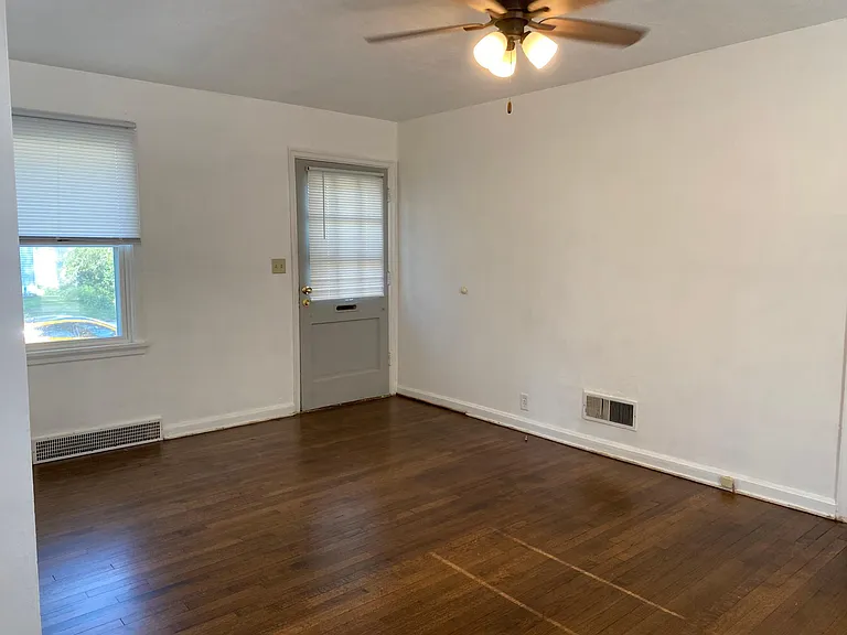 2610 Jackson St — Photo 4