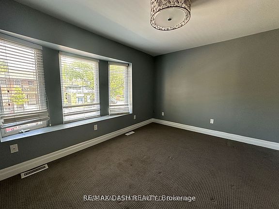 5th image of 1531 Queen St E