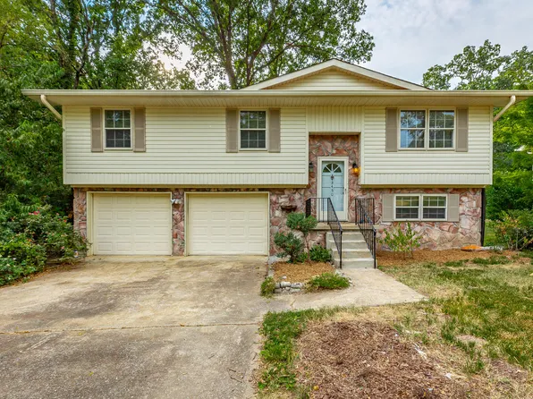8450 Cross Timbers Cir, Hixson, TN 37343