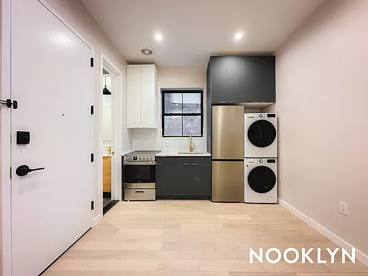 Rented by Jankos Group LLC | media 7