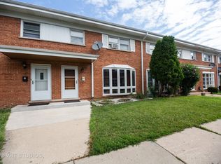 8815 Robin Dr APT B, Des Plaines, IL 60016