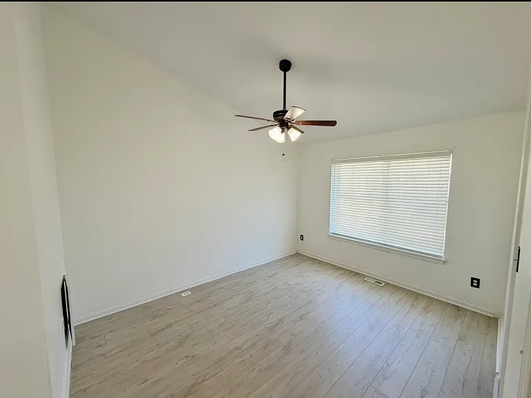 46709 Atwood Sq — Photo 18