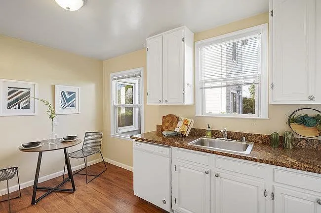 927 Roosevelt Ave — Photo 14