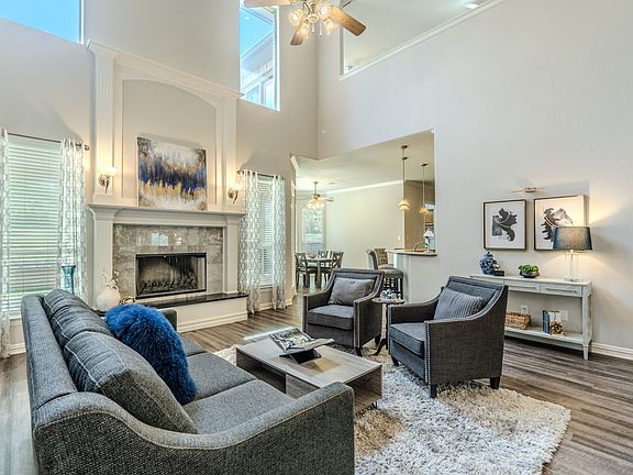 3rd image of 6420 Shady Oaks Ln