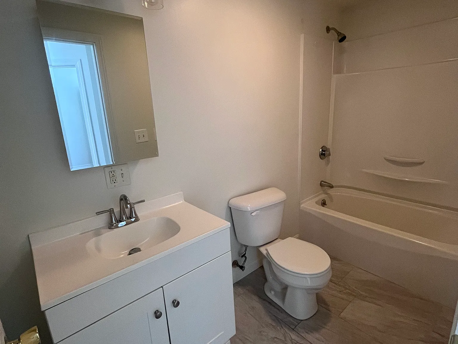 72 Ruth St — Photo 3