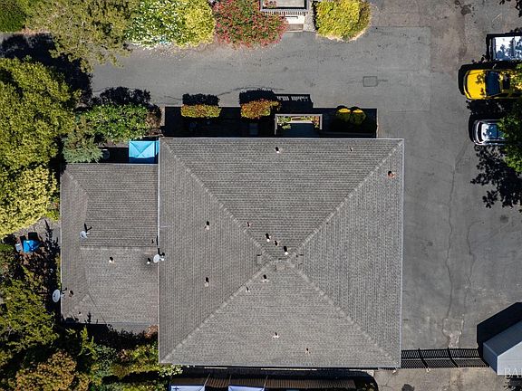 2nd image of 5100 Roma Street