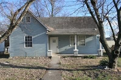2nd image of 116 E Oldham Ave