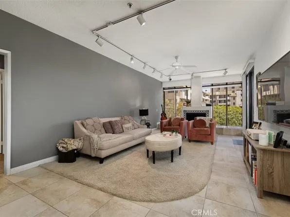 270 Cagney Ln APT 203, Newport Beach, CA 92663
