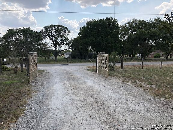 3rd image of 260 Saddle Ln