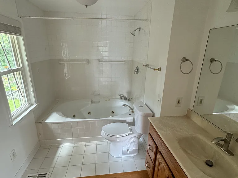 9591 Bronte Dr — Photo 43