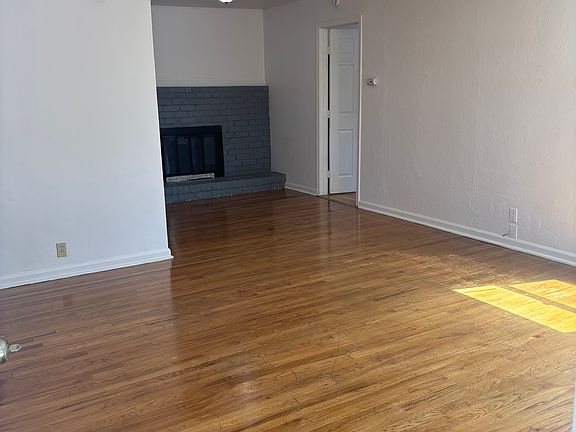 5th image of 82 Robinson Ave