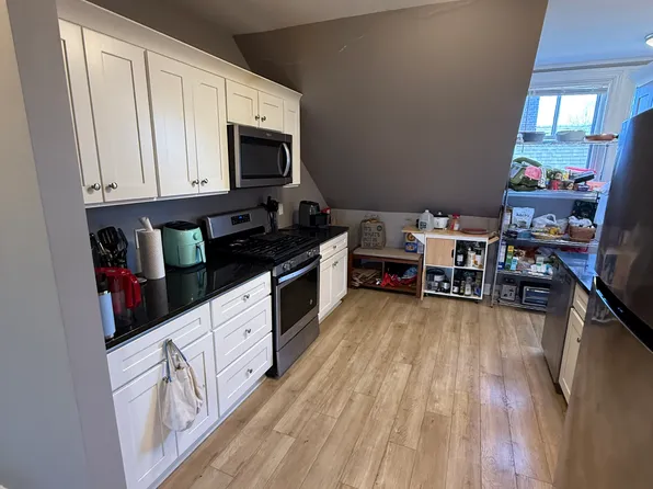 29 Creighton St #3, Providence, RI 02906