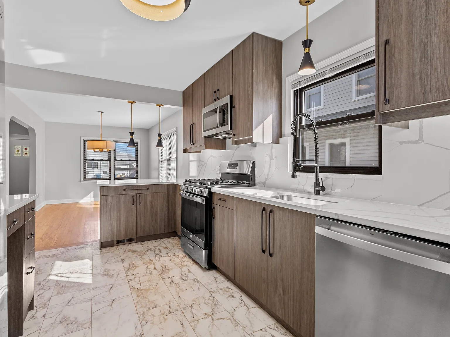 6 bed, 1080 sqft, $750 — Photo 3