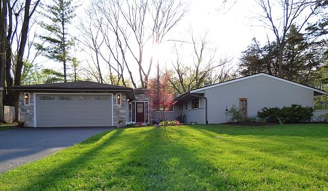 1st image of 44 Cambridge Ln