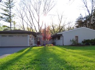 44 Cambridge Ln, Lincolnshire, IL