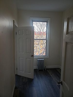 3rd image of 418 45th St APT 3