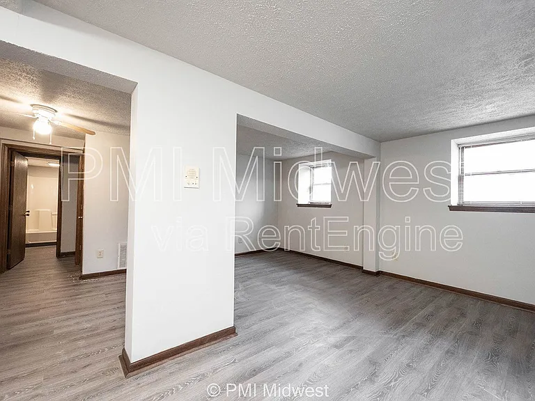 Parkway Apartments — Photo 29
