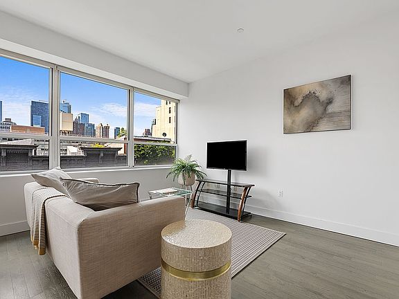 3rd image of 416 W 52nd St APT 617