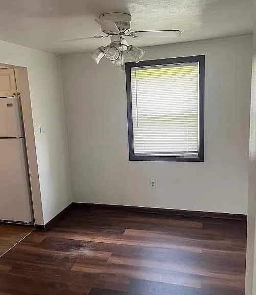 245 Laurel Dr — Photo 2