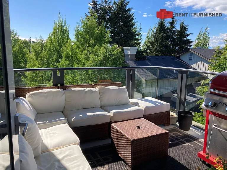 4685 Valley Dr — Photo 2