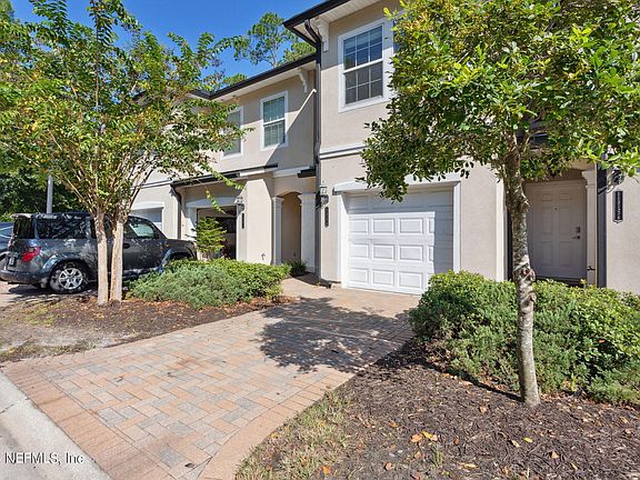 2nd image of 11312 ESTANCIA VILLA Circle #1003