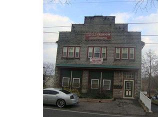 1165 Main St APT 3, Linfield, PA 19468