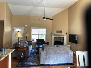 5th image of 2501 Mayflower Dr