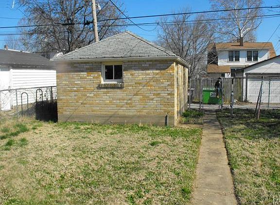 3rd image of 5530 S 37th St