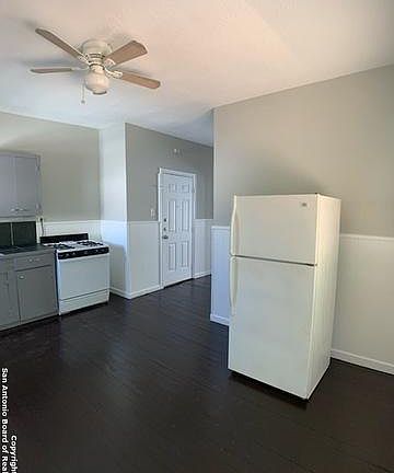 3rd image of 124 Arlington Ct APT 3