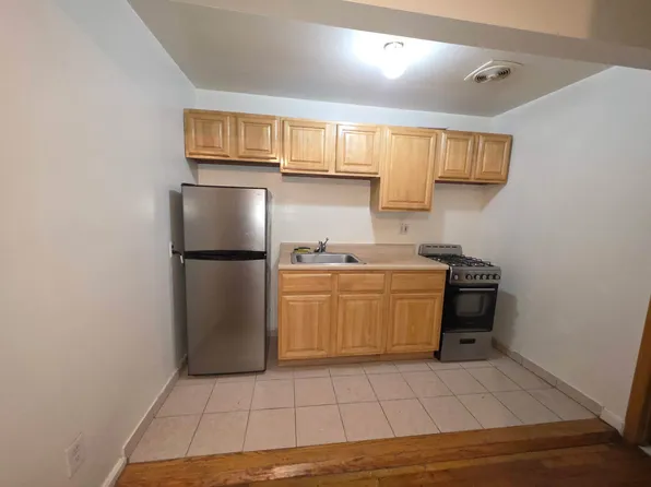 2179 Third Avenue image 5 of 5