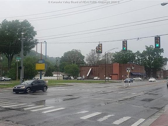 2nd image of 4121 Maccorkle Ave SE