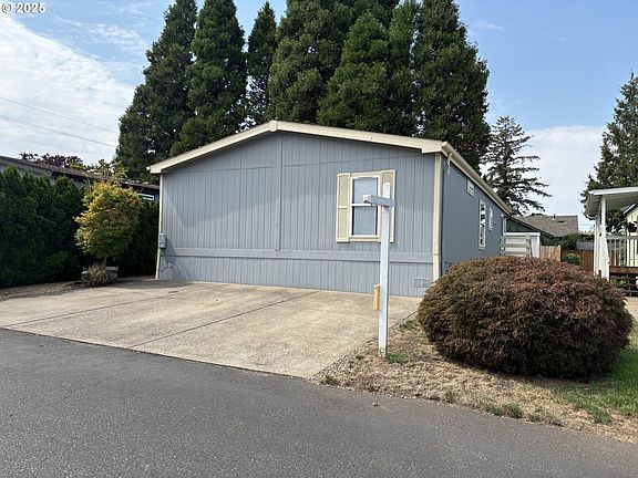 2nd image of 18345 NE Glisan St Unit 2