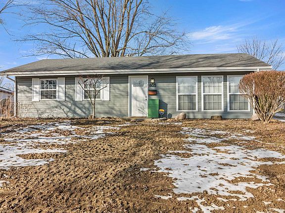 2nd image of 805 N Knight Cir
