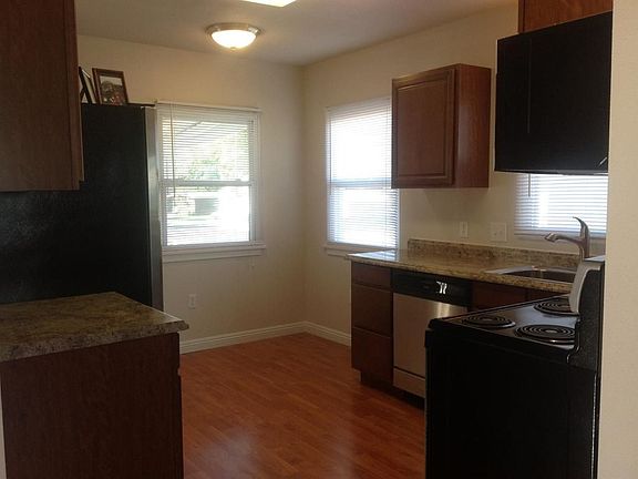 4th image of 66 S Canyon St