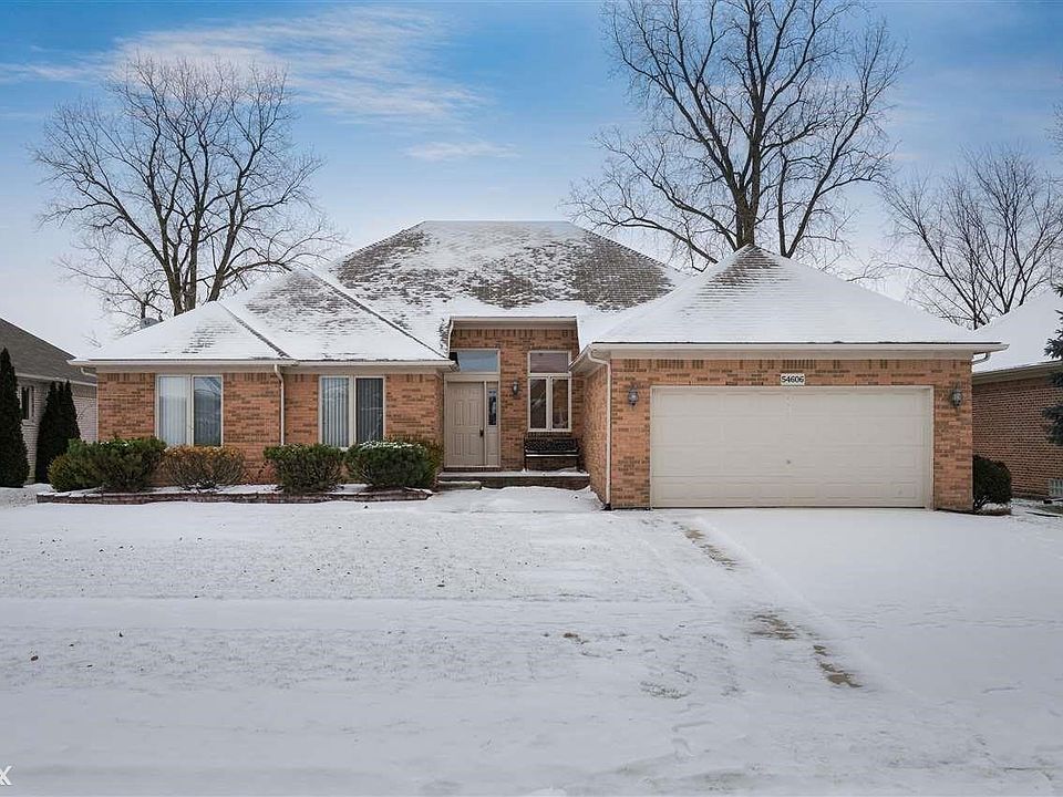 1st image of 54606 Petunia Dr