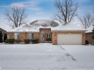 54606 Petunia Dr, Macomb, MI 48042
