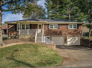 4707 Huckleberry Ct, Louisville, KY 40216