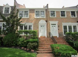 65 Orchard St, Manhasset, NY 11030