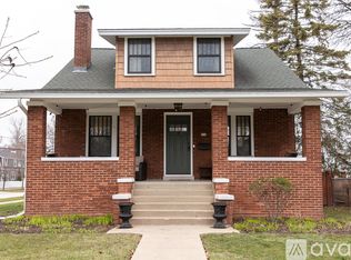 718 S Prospect Ave, Park Ridge, IL 60068