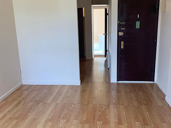 3rd image of 730 Melrose Ave APT 3A