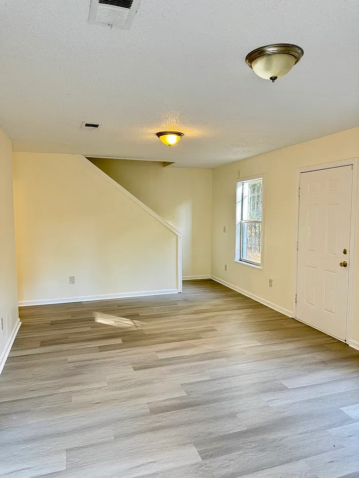 5 bed, 2.0 bath, $1,900 — Photo 3