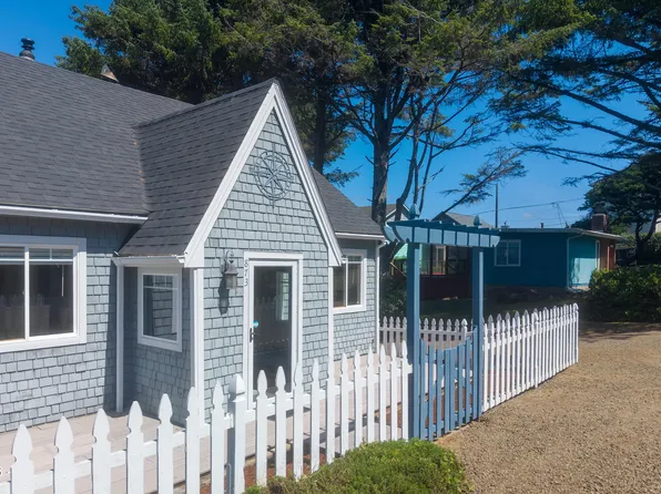 873 SW 8th St, Lincoln City, OR 97367