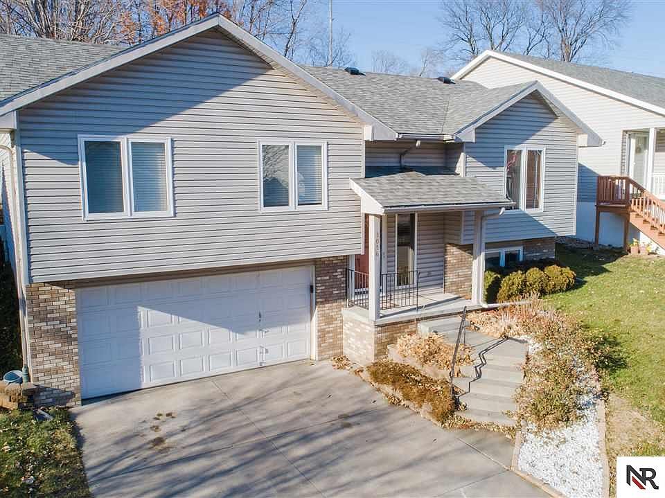 1st image of 3056 S 35th Ave