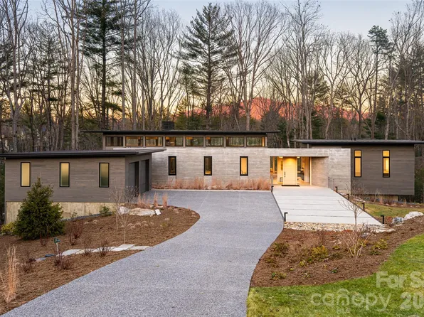 221 Fern Grove Ct, Asheville, NC 28803