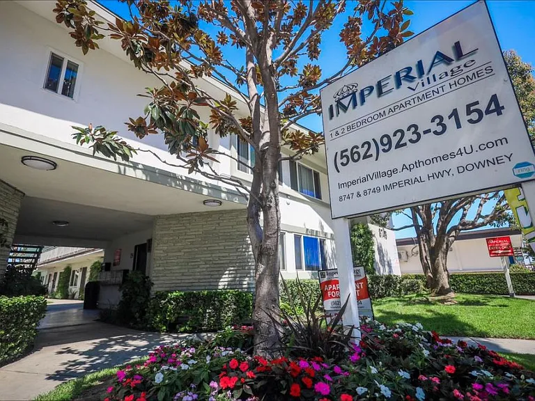 Imperial Village Apartments — Photo 4