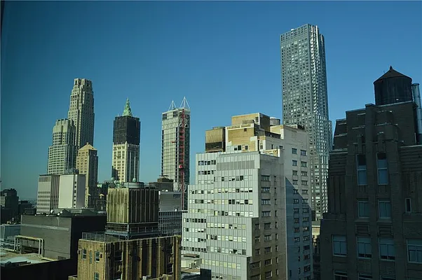 Rented by R New York | media 21