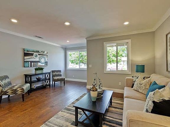 3rd image of 2616 Barcells Ave