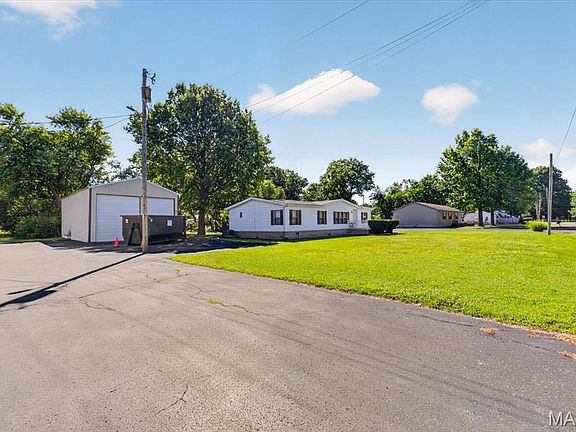 5th image of 40 Godin Ave