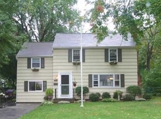 118 Mareeta Rd, Gates, NY 14624