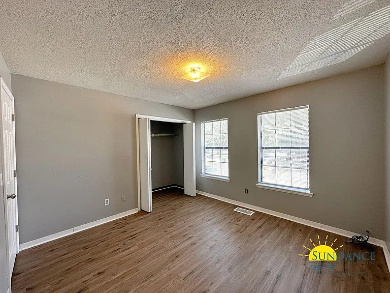1588 Venice Ave — Photo 14